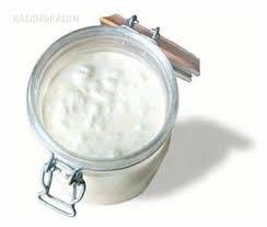 Probiyotik yo�urt     Yararl� bakterilerden zengin olan probiyotik yo�urt t�ketmek, ba��rsaklara iyi gelir. Ba��rsaklar�n ve sindirim sisteminin aktif �al��mas�n� sa�layan probiyotik yo�urt metabolizmay� h�zland�rarak ya� yak�m�n� kolayla�t�r�r.