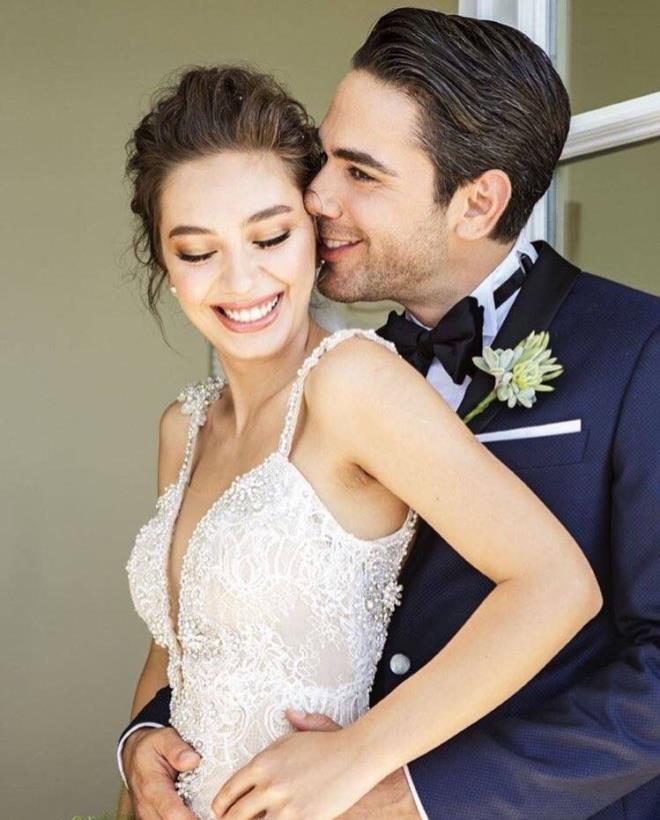 2016 ylnda nikah masasna oturan Neslihan Atagl ile Kadir Doulu'nun evlilii sallantda m? 4 yllk flrtn ardndan Temmuz 2016'da nikah masasna oturan Neslihan Atagl ile Kadir Doulu'nun arasna kara kedi girdi. Geen gnlerde Kadir Doulu'nun eve ge geldii bu sebeple de ei Neslihan Atagl ile iddetli bir tartma yaad haberleri gndeme gelmiti. AVM knda grntlenen Neslihan Atagl ise konuyla ilgili olarak "Tartma yaadmz doru ancak biraz abartlm. likimiz uanda her zaman olduu gibi yine ok iyi" demiti.