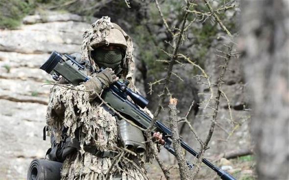 Gvenlik kaynaklar, PYD-PKK&#8217;nn Cinderes&#8217;e terrist ve silah sevkiyat yapmaya baladna dikkat ekerek, bu blgenin alnmasnn Afrin yolunun da kilidini aaca grn dile getirdi.