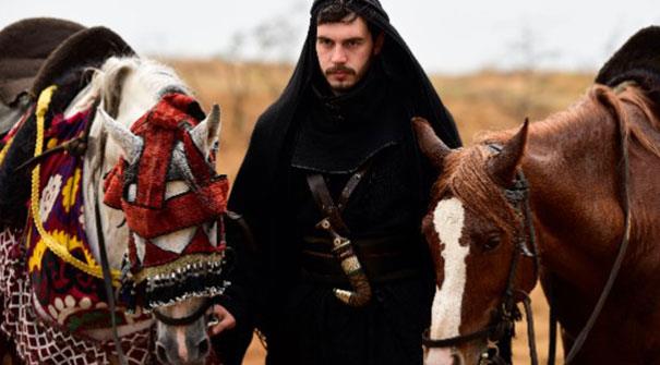 Aksakln ne olduunu aratrdm. Net bir sonuca ulaamasam da &#8220;iddial dizilerin&#8221; bana sklkla gelen &#8220;mutlu etmeyen ya da yetiemeyen blm&#8221; ihtimali zerine kilitlendim.