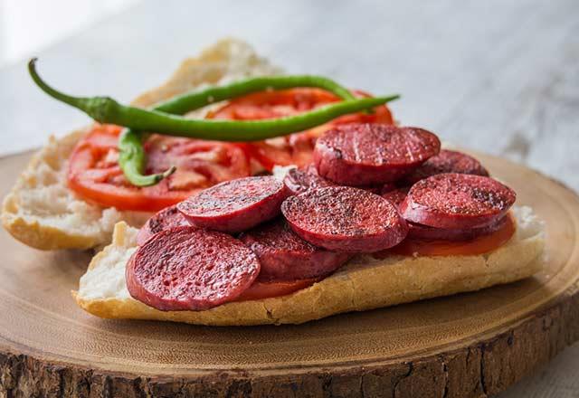 Hcre dediimiz ey, yaa gre 3 ila 6 ayda bir yenilenir. &#8216;Genetiktir, iyilemez&#8217; ya da &#8216;Senin annen de eker var, koruyucu olarak sana da bu ilac verelim&#8217; denilen hastalara, bu kitapla hastalklarn iyiletirilebilir olduunu, genetik olmad gereini aklamak istedim&#8221; dedi.