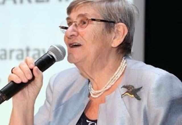 &#8220;Sizde genetik&#8221; ya da &#8220;lene kadar bu ilalar ieceksin&#8221; denen hastalara Canan Karatay, &#8220;Gerek Tbbn 10 ifresi&#8221; isimli yeni kitabnda umut  yakt.