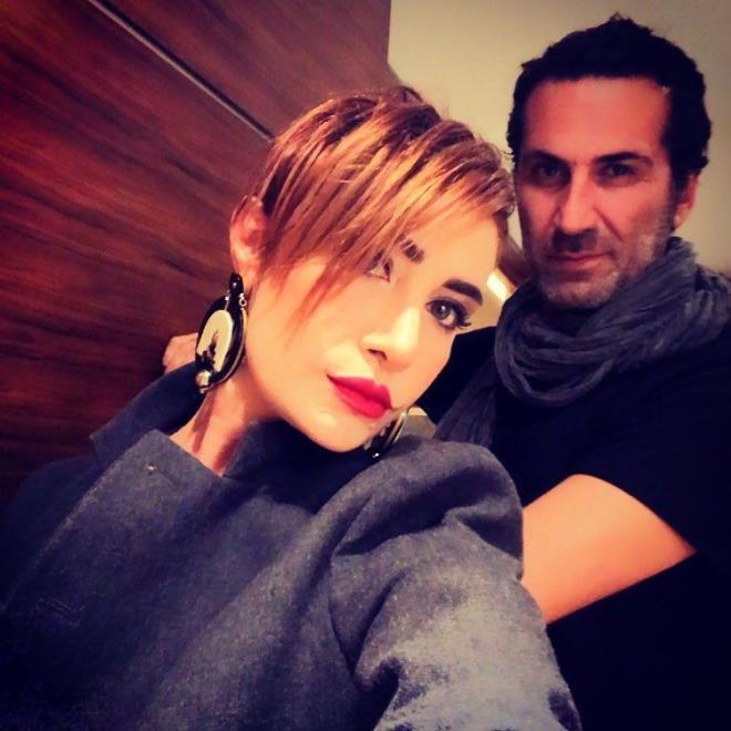 37 yandaki sanat "Canm zmir&#8217;ime yeni samla geldim" notuyla yeni imajn takipilerine gsterdi.