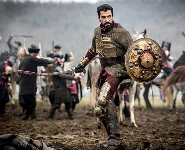 Kenan mirzalolu, Kanal D&#8217;de balayacak &#8216;Mehmed-Bir Cihan Fatihi&#8217; dizisindeki &#8216;Fatih&#8217; rol iin 8 aydr haftann 5 gn, 2&#8217;er saat at binme ve kl kullanma dersleri ald. Kenan mirzalolu, at binip kl kullanarak 5 kilo verdiKenan mirzalolu, Kanal D&#8217;de balayacak &#8216;Mehmed-Bir Cihan Fatihi&#8217; dizisindeki &#8216;Fatih&#8217; rol iin 8 aydr haftann 5 gn, 2&#8217;er saat at binme ve kl kullanma dersleri ald. Bu yzden 5 kilo verdi.