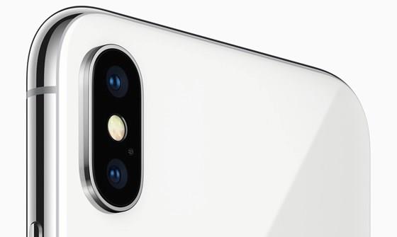 Ancak Samsung'un iPhone X'e verdii destek ekran ile snrl deil.