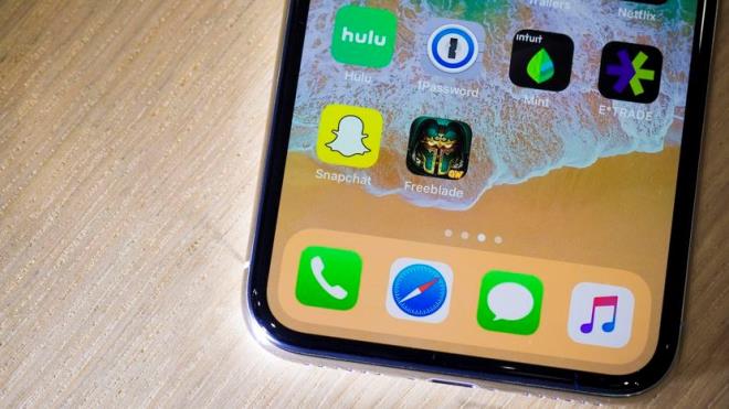 Zira Gney Kore merkezli teknoloji devi Samsung, Apple'n iPhone X cihaznda toplamda 110 dolar maliyeti olan bir sr paray salayan marka.