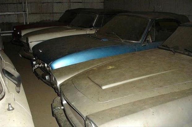 Sadece bir iftlik aldn dnen adam tam bir servete kondu. Eski arabalardan oluan bir koleksiyon buldu ve bunlar satmaya karar verdi.