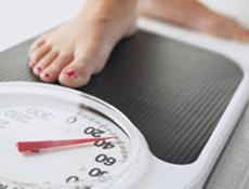 Diyetse koy sepete!<br>    Diyet ve light etiketli rnlerden mucize baklameyin! Bunlarn daha az ya ihtiva ettii dorudur. Ama ayn zamanda eker seviyeleri de yksektir. Daha az yasz rn daha tatsz tuzsuzdur ayrca daha ok yedirir.