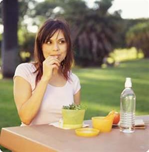 Sporcu dediin yer!  <br>  Dzenli olarak spor yapan ve hareket halindeki kiiler dilediklerini yiyebilir. Malesef bu doru deil. nk spor tahmin edilen daha az ya yakmanz salar. Bir yetikin yarem saatlik kouyla yakt enerjiyi bir litre birayla yeniden vcuda ykler.