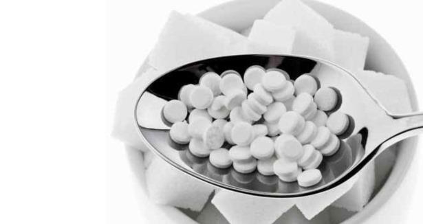 Yapay tatlandrclarn ieriindeki sakarin kanserden ba arsna bir ok salk sorununa neden olabilir. En dorusu ilenmemi esmer eker kullanmak ve mmknse eker kullanmn minimuma indirmektir.