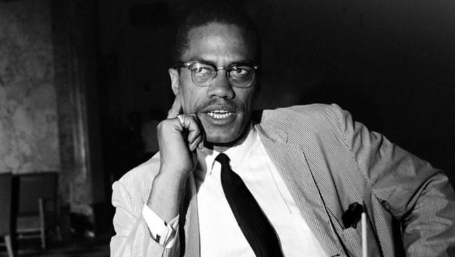 ABD'de rklk kart mcadelenin en nemli isimlerinden Malcolm X'in lmnn zerinden 53 yl geti. Dnyada rklkla mcadelenin sembol olan Mslman aktivist Malcolm X, 21 ubat 1965'te, New York'ta konuma yapt krsde urad suikast sonucu hayatn kaybetmiti. te Malcolm X'in her biri hafzalarda yer etmi szleri...
