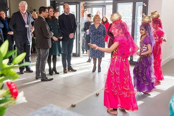 Cambridge Dk ve Desi, itfaiye istasyondan sanat ve kltr merkezine dntrlen kamu alannda eitli temaslarda bulundu, dans ve tiyatro performanslar izledi.