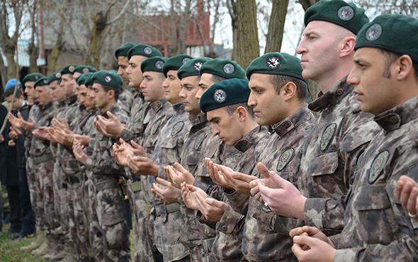 Konumalarn ardndan kurayla belirlenen 23 zel harekat polisi, Afrin'e uurland. Uurlama trenine Garnizon Komutan Albay Cem Karolu, l Jandarma Komutan Albay smail ahin, Cumhuriyet Basavcs mer Mete, l Emniyet Mdr Zafer Akta ve polisler katld.