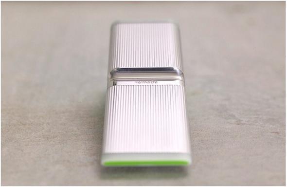 Nokia'dan geri dntrlm telefon  <br>  Nokia, yllar nce alminyum kavanozlar, plastik ieler ve eski araba lastiklerinden retilen bir konsept telefonu tantmt ve aynen byle grnyordu!