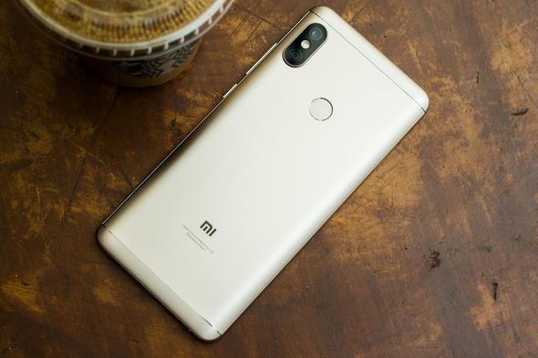 Octa Core bu ilemci 1.8 GHz Kryo 260 ekirdeinden g alrken, grafik arabirimi noktasnda Adreno 509 ona elik ediyor.