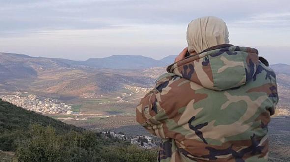 Afrin'de scak gelime... TSK ve SO'nun Suriye&#8217;nin Afrin blgesindeki terr rgtlerine ynelik 35 gndr srdrd &#8217;Zeytin Dal Harekat&#8217; kapsamnda, Raco beldesinin evresindeki terr mevzileri havadan ve karadan vuruluyor.