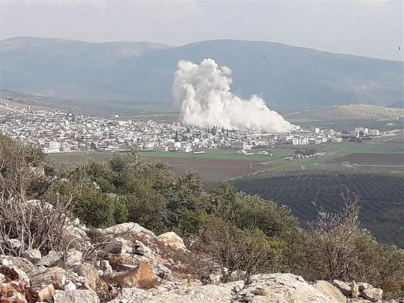 TSK&#8217;ya bal komando birlikleri ve SO gleri, Raco Da eteklerine kadar tm kyleri ele geirdi. Raco merkezden sivillerin kmas ynnde uyar yaplrken Raco&#8217;nun etrafndaki YPG ve PYD'nin mevzileri vuruluyor.