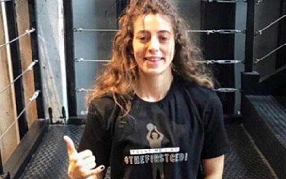 SURVVOR PEK YAAR KMDR? pek Yaar'n doum tarihi hakknda henz bir bilgi yok. CrossFit sporcusu olan ve Instagram da binlerce takipisi bulunan pek Yaar, Gamze Aksu'nun yerine Survivor 2018'e katld. Survivor 2018&#8217;e iki gnll ve iki All-Star yarmacnn daha nceden dahil olacan aklanmt. CrossFit sporcusu olan pek Yaar Hukuk Fakltesini bitirmitir. Daha sonra yksek lisans yapan pek Yaar baarl bir avukat adaydr. CrossFit Balaban&#8217;da ko olarak alan pek Yaar ayn zamanda Galatasaray su sporu takmnda da uluslar aras bir oyuncudur. pek Yaar spor kariyeri ile n planda olmay ok sevmektedir.