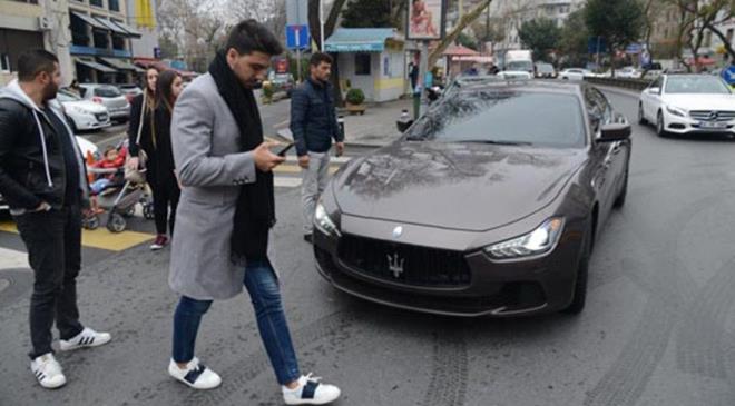 Tufan, stanbul'da dzenlenen kaak lks ara operasyonu kapsamnda gzaltna alnd.  Tufan'n aracn, lkeye kaak yollarla ara sokan eteden ald iddia ediliyor. Otomobil tutkusuyla bilinen 22 yandaki Tufan'n son ald otomobillerden bir tanesi fotoraftaki Maserati...    Tufan&#8217;n daha nce Audi R8 marka bir otomobili alp satt, sz konusu aracn 2013 model alt olduu ve TV&#8217;sinin dk yatrld belirtildi. Tufan&#8217;n 2017&#8217;de ald 744 bin liralk Maserati&#8217;nin ise soruturma kapsamnda olmad belirtiliyor...