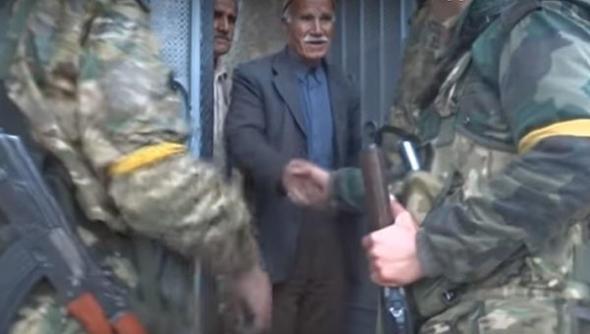 SO birlikleri yerel halkla da bir araya gelerek sohbet ediyor.