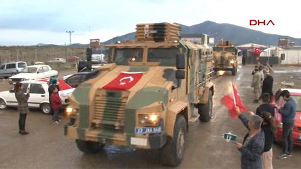 Gaziantep'in slahiye ilesindeki ileri Bakanl Mterek Grev Merkezi'nde toplanan Jandarma ve Polis zel Harekt timleri ile gvenlik korucular Zeytin Dal harekt kapsamnda Kilis Glbaba ve Hatay Hassa snrndan Afrin'e girdi.