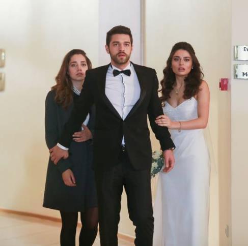 MERYEM DAHA FAZLA DAYANAMADI; Meryem dizisinin uzun sredir final yapaca konuuluyordu zaten. aramba akamlar yaynlanan dizisinin ilk etapta rakibi, Dirili Erturul'du. Sadece bu dnemde reytingleri iyi olsa da final yapaca konuuluyordu.