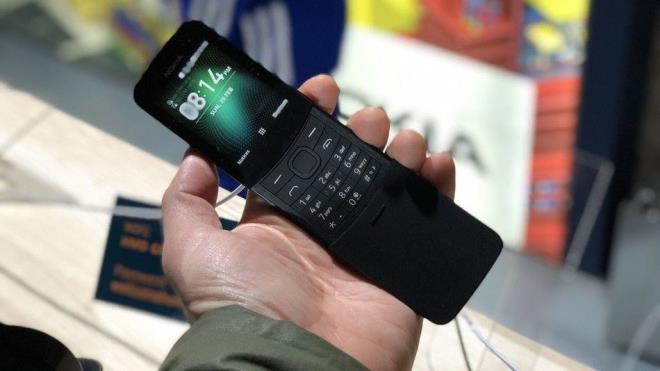 Peki Nokia 8110'un zellikleri neler? te Nokia 8110'un dikkat eken zellikleri...