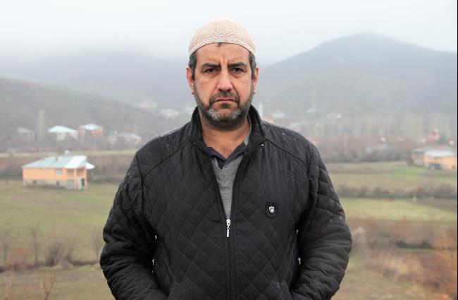 "Bende hacda telefonumla ektiim grntleri bana izlet dedim. Telefonumu televizyona balaynca elale videosunu grd. Btn srarlarma ramen videoyu sosyal medyada paylat. Ertesi gn Elaz ehir merkezine gittiimde baktm herkes benden bahsediyor.  iten gemiti videom tutulmutu. stemeden oldu ama gzel oldu. Olaca varm, gzel eyler yaadm. Sert tepkilerde oldu ama genellikle iyi tepkiler aldm&#8221; dedi.