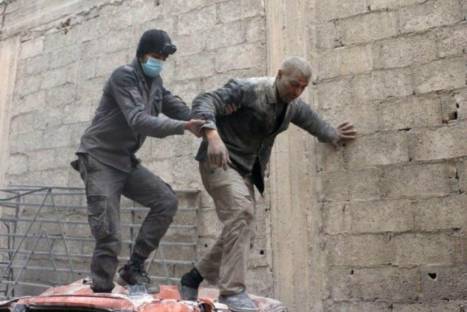 Dou Guta nerede, kimler yayor?<br>   Suriye'nin bakenti am'n merkezinin 10 kilometre dousunda. Yars ocuk, 400 bin civar sivil var. Askeri muhalifler blgeyi rejime kar savunuyor.