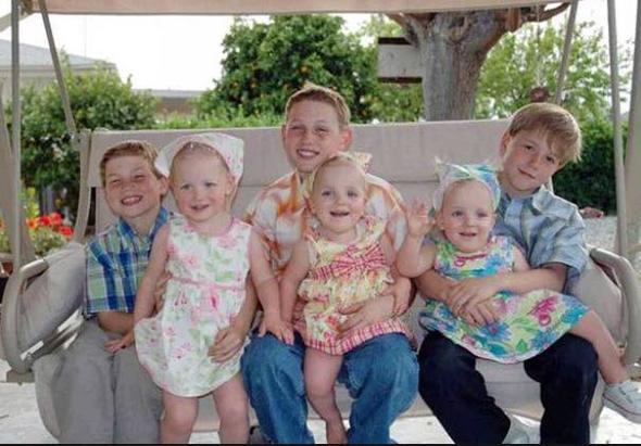 2002 ylnda doduklarnda her biri 900 gram arlnda olan zler mucizeyi baararak hayata tutundular.