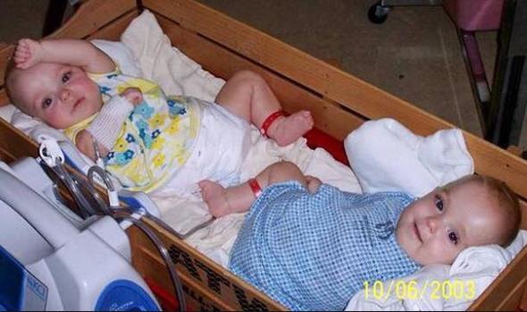 zlerin bir de atlar oldu. Koltuk denekleriyle yrmeyi yava yava rendiler. Darla, Closer&#8217;a &#8220;Tek ihtiyalar olan sevgiydi. Madeline&#8217; henz drt gnlkken, Macey ve Mackenzie&#8217;yi ise yllar sonra evlat edinebildik&#8221; dedi.