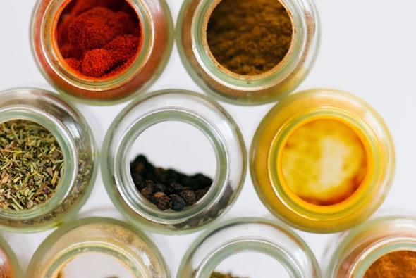 Yemek yaparken dier baharatlarn lezzetini almak iin pime sresinin sonuna dek beklemelisiniz. Eer piirme srecinin banda baharatlar ekleyecek olursanz, rayihalarn kaybetmelerine neden olursunuz.