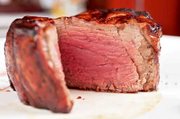 Lezzetli yemek yapmann belli bal kurallar vardr. Eer yaptnz yemeklerde, ne kadar kaliteli malzeme kullanrsanz kullann, hedeflediiniz lezzeti bulamyorsanz bu hatalar yapyor olabilirsiniz!