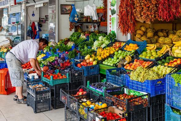 Taze Sebze ve Meyveler Kullann<p>  Sebze ve meyveler dallarndan koparldklar andan itibaren besin deerlerini kaybetmeye balarlar. Bu sebepten haftalk alveri yapmaya, taze sebze ve meyve tketmeye dikkat edin.