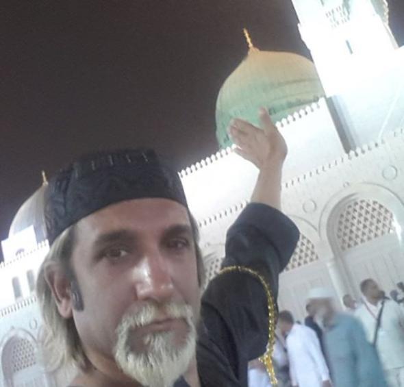 'akuka' arks ile nlenen Meng, ektii fotoraflar Instagram sayfasnda takipileri ile paylat.