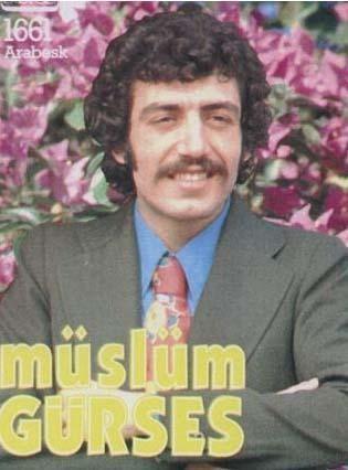 Konserlerine, zaman zaman kendilerini jiletle kesen marjinal gruplarn da grntleri yansd. Bursa'daki bir konserinde baklanan Grses, kendisini baklayan hayrann affetti