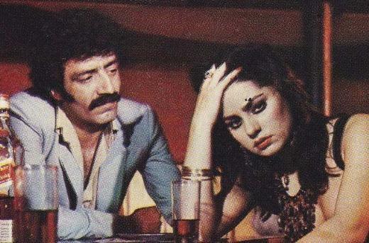 TRT-Adana-ukurova Radyosu'nda her hafta cumartesi gn canl olarak trkler sylemeye balayan Grses, 1968 ylndan itibaren piyasaya ilk 45'liklerini karmaya balad. lk pla 1968 tarihli ''Emmiolu-Ovada Taa Basma'' pla oldu. stanbul'a giden Grses'in, burada kaydettii ''Sevda ykl kervanlar'' adl arks geni kitlelere ulat