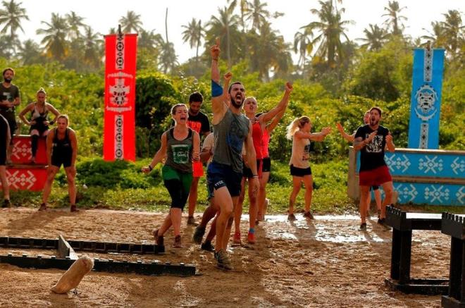 All Star takmnn sevdikleri arklar dinleme Gnlller Takm&#8217;nn ise hayranlardan gelen mesajlar okuma hakk kazanaca mcadeleyi 10-4 All Star kazand. te Survivor&#8217;n nceki blmlerinde yaananlar.