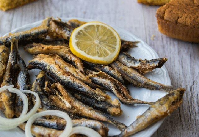 Hamsi tavasndan buulamasna her ekilde afiyetle yediimiz hamsi baln, hepimiz yanl tketiyormuuz.