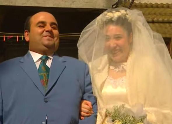 Bizim Ev adl diziden sonra kinci Bahar'da rol ald. Onun deli gibi ak olduu Medet karakterine de Nedim Sabah hayat verdi. Conka'nn kariyeri iin de kinci Bahar'n ayr bir yeri var. Yasemin Conka da birok dizide kamera karsna geti. .