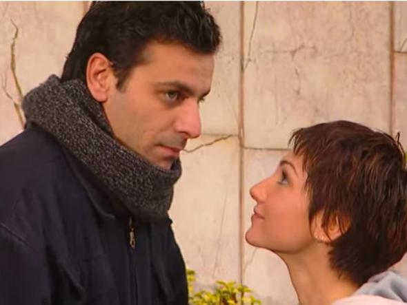 Aslnda dizide Ula karakterini Ekim Maden'in oynamas gndemdeydi nce. Gven de Ula'n arkadan oynayacakt. Ama tam tersi oldu ve Gven hreti yakalad.