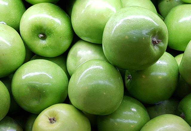 Sabah kahvaltsnda bir tane yeil elma<p>      Uzmanlara gre yeil elmann, kandaki eker seviyesini drmesinin yan sra daha birok faydas bulunmaktadr. Elmalar, antioksidanlar asndan olduka zengindirler; bu sayede, karacier detoksu iin harikadrlar.