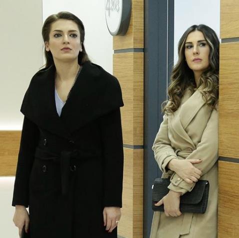 te yandan sosyal medyada Cennetin Gzyalar iin 'Byle bir dizi var myd? 'Artk bayd byleleri.' gibi yorumlar yaplyor.