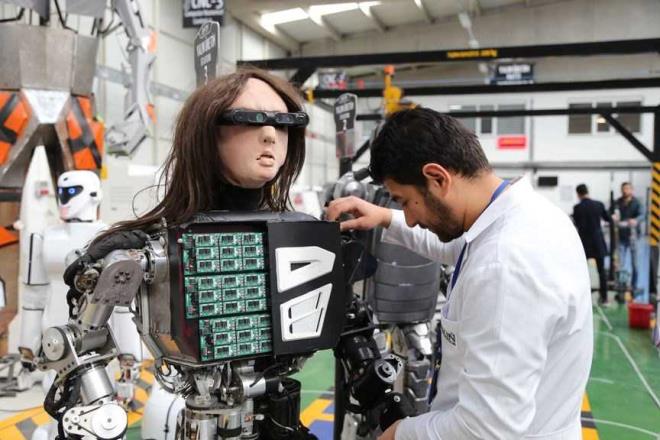 Aknsoft Ynetim Kurulu Bakan zgr Akn, fabrikada dzenledii basn toplantsnda, yazlm sektrnde yksek teknoloji rettiklerini syledi.