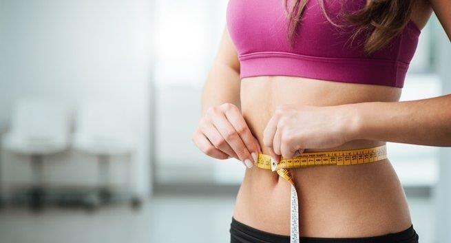 Yanl: nce=salkl  <br>Doru: Zayf insanlar iyi grnyor olabilirler ancak bu onlarn salkl olduu anlamna gelmez. zellikle sigara iiyorlarsa. nce insanlar da salksz ya tayabilir. Bu yalar viseral ya olarak adlandrlr ve hayati organlar sarar. Bu, kalp rahatszlklar, tip 2 diyabet ve kanser iin risk tayan bir durumdur Tip 2 diyabet hastalarnn ok yemek yiyen ve ok az egzersiz yapan insanlar olduu bilinir. te yandan yaplan aratrmalarda eker hastal olan kiilerin %20&#8242;sinin ince insanlar olduu saptanmtr.