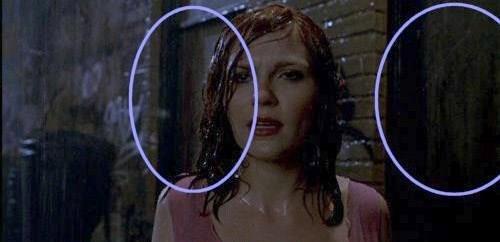 Ardndan gelen sahnedeyse pencere salam gzkyor.