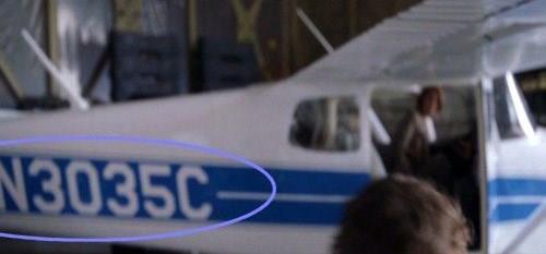 Terminatr 3: Makinelerin Ykselii  -  lk karede bir uak gzkyor.