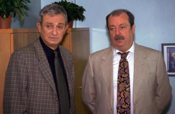 SAVA DNER    Yine dizinin en nemli karakterlerinden olan kr'y canlandran Sava Dinel de 20 Aralk 2007'de bir kalp krizi sonucunda aramzdan ayrld.