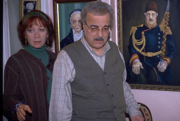 MEHMET AKAN    Huysuz ve cimri apartman yneticisi Sabri bey yani Mehmet Akan 2006 ylnda aramzdan ayrld.