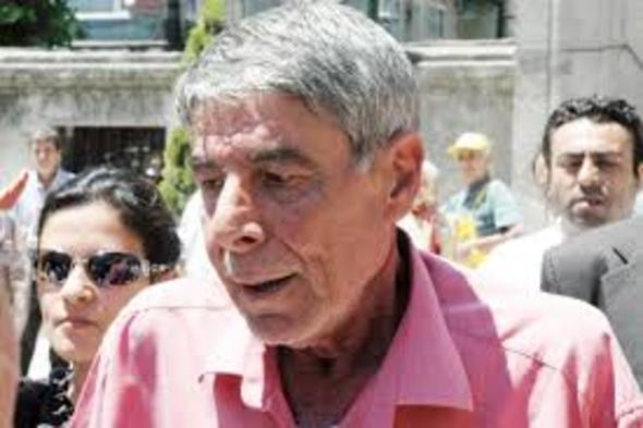 2015 ylnda yapmcln Necati Akpnar'n yapt ve Hande Doandemir, Fatih Artman, Devrim Yakut, Cengiz Bozkurt, Erdal Tosun barollerde olduu "Bana Masal Anlatma" filminde Ercan Yazgan da rol alrken Ylmaz Erdoan, Gke Bahadr ve Grkan Uygun da konuk olarak filmde oynadlar.